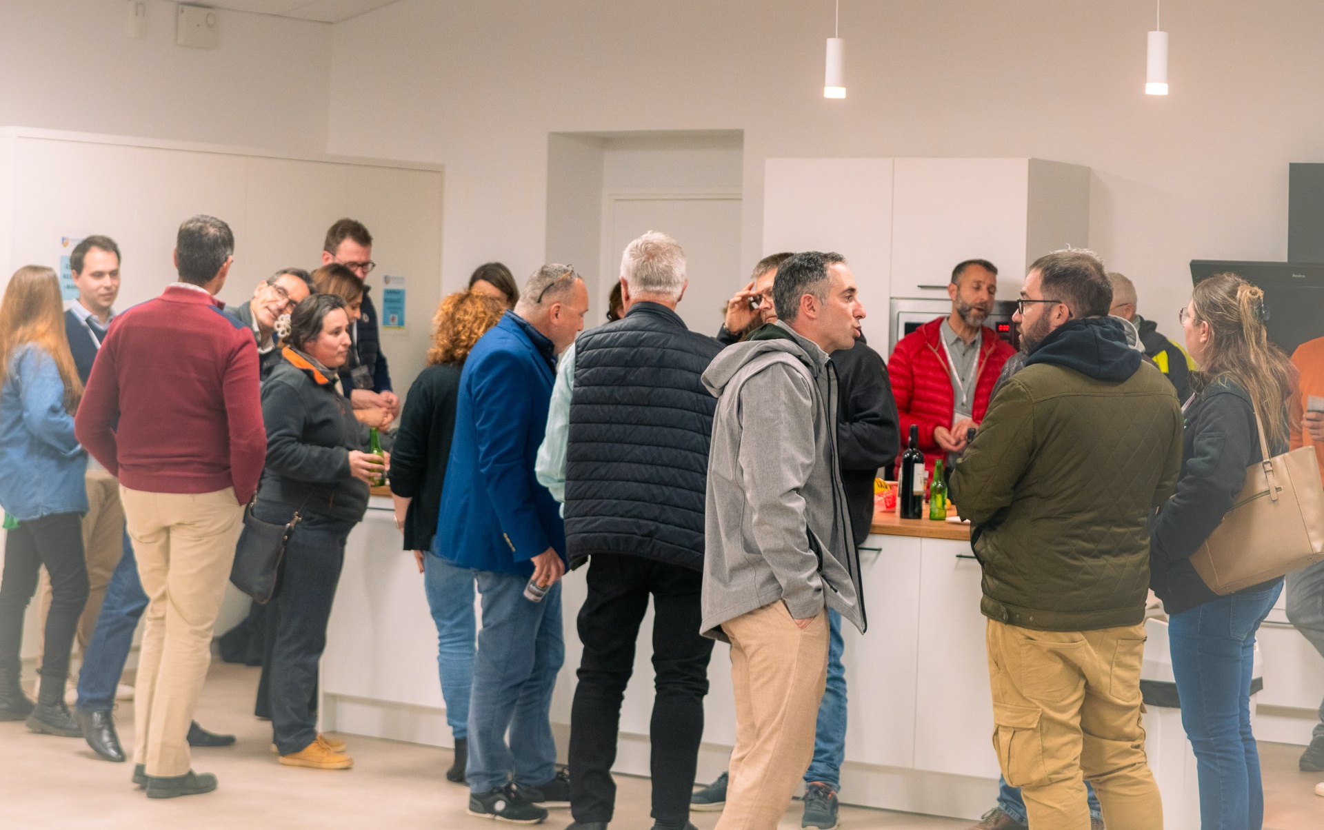 Dirigeants du club Girou Connect réunis chez un adhérent